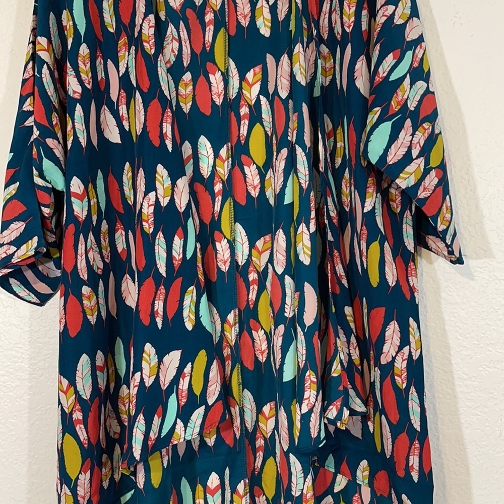 Lularoe Lindsay Cover-Up Kimono Teal Feather Print Longer in Back Size Small - Picture 2 of 7